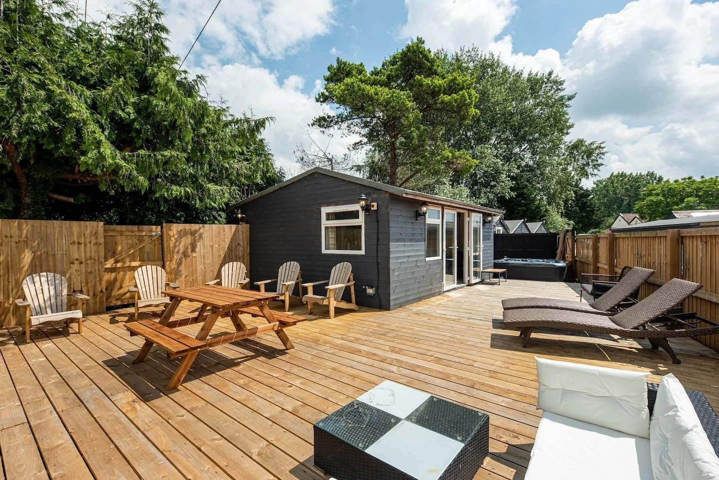 Twin Cabins Outdoor Deck